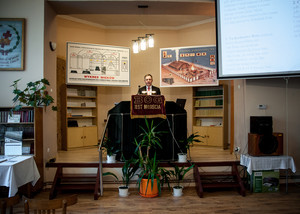  Ewangelista Zbyszek w trakcie nabożeństwa w jednym ze zborów (Dzieżoniów) 19.02.2017