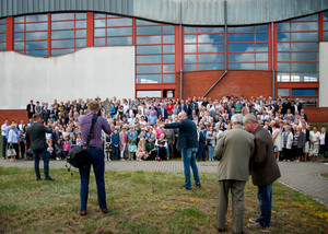 Udział w Generalnej Konwencji w Kobylej Górze - przygotowanie do pamiątkowego zdjęcia.18.06.17
