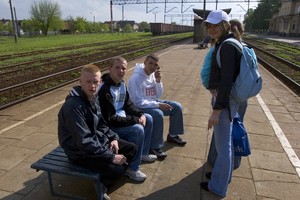 Kościan, dworzec PKP. Po szkole w oczekiwanie na pociąg do domu. 