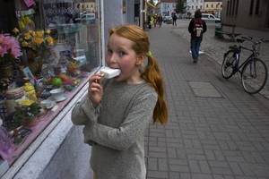Kościan, ulica Wrocławska. Lody są dobre na wszystko.