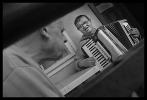 Dom Pomocy Społecznej w Jarogniewicach zamieszkują osoby niepełnosprawne fizycznie, najczęściej niewidome, ociemniałe i z resztką wzroku.