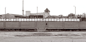 11. Fot. Tomasz Wiśniewski. Kościan, nieczynne zakłady mięsne – widok od ulicy Maya