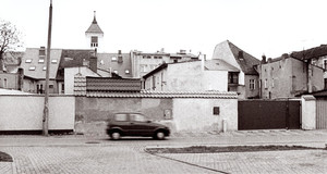 17. Fot. Tomasz Wiśniewski. Kościan, widok na kamienice przy rynku – widok od strony ulicy Targowej