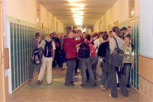 32. Fot. Paulina Peszel (z amatorskiego kółka fotograficznego prowadzonego przez Barbarę Zaborską), Stare Oboryska z cyklu ,,dzień z życia naszego gimnazjum