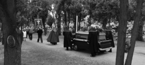 Kościan, Cmentarz Parafialny, godz. 12:05, ceremonia pogrzebowa.