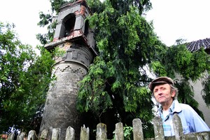 13:45 Figura świętej Rodziny w Łagowie wykonana została najprawdopodobniej przez przodków Jana Szczęsnego, gospodarza domu, na terenie którego stoi ołtarzyk. Mężczyźnie do dziś nie udało się jednak poznać jej prawdziwej historii.