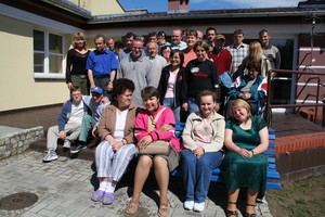 15:11 Zmęczonym po Dniu Sportu podopiecznym Środowiskowego Domu Samopomocy w Krzywiniu dopisują humory i chętnie odpoczywają na świeżym powietrzu.