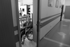 Kościan, Ośrodek Rehabilitacji dla Dzieci i Młodzieży. Przygląda nam się Łukasz.