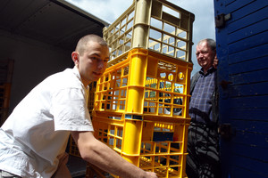 Do piekarni Marka Sworackiego przy ulicy Wyzwolenia w Kościanie wracają puste pojemniki po pieczywie rozwiezionym do sklepów. 