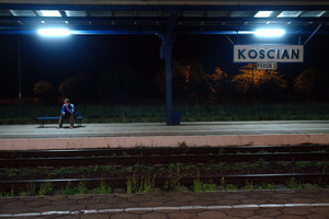 Kościan, dworzec PKP, godz. 23.00. Oczekiwanie na pociąg