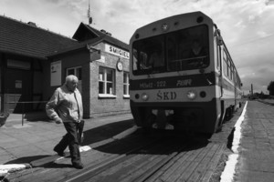 Ze śmigielskiej kolejki korzystają nie tylko uczniowie...