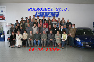 Fot. Paweł Szajkowski. Załoga spółki Polmozbyt na pamiątkowym zdjęciu wykonanym specjalnie dla Projektu PKS. 