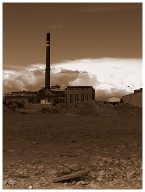 Fot. Krzysztof Bajsztok. Zdjęcie przedstawia pozostałości po cukrowni w Kościanie od ulicy Dworcowej, wykonane podczas przejażdżki rowerowej około godziny 16:00.