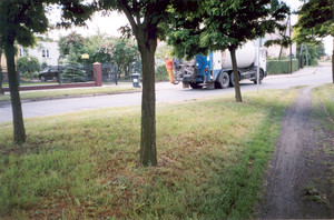 Fot. Maria Musiał. Kościan, ul. Łąkowa - wywóz śmieci.