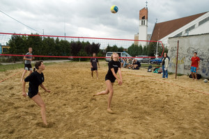 Kościan, osiedle Jagiellońskie. Kolejny wakacyjny turniej piłki plażowej organizowany przez Alinę Otto