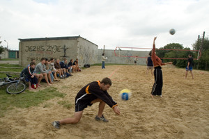 Kościan, osiedle Jagiellońskie. Kolejny wakacyjny turniej piłki plażowej organizowany przez Alinę Otto