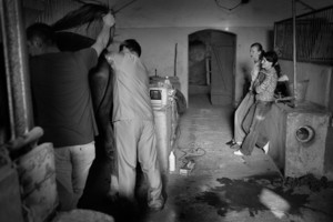 Zdjęcia powstały w Witkówkach i Racocie. Bohaterem zdjęć jest weterynarz - Michał Stanisławiak, który opiekuje się końmi w kilku stadninach na terenie Powiatu Kościańskiego