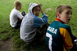 Oby tylko udało się skompletować drużynę. Dziś grają sami chłopcy. „Dwóch zawodniczek nam brakuje” wspominają obecni.