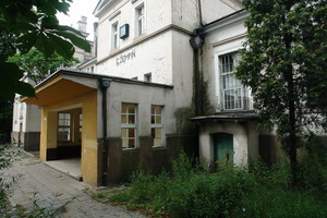 Pociągiem przez powiat kościański. Czempiń – widok od ładniejszej strony nie pozostawia złudzeń. Ładnie nie jest.