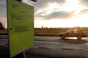 Przystanek kurowo na żądanie. Odjeżdża stąd dziewięć autobusów na dobę. To statystycznie daje jeden autobus na 2,666666666666666666666 godziny.