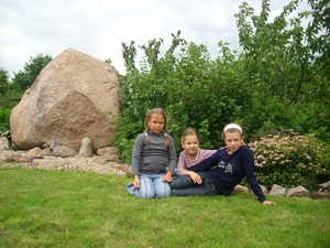 Fot. Aleksandra Kasprzak. Jagoda Ostrowska z Jerki oraz Kasia i Agnieszka Ostrowskie z Borowa odwiedziły kuzynów w Jerce na ul. Łowieckiej 29