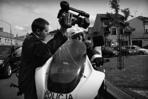 Kościan, Plac Niezłomnych, przed kościołem pw. Pana Jezusa, godzina 16.10. Goście państwa młodych: Izabeli i Jakuba Czerwińskich