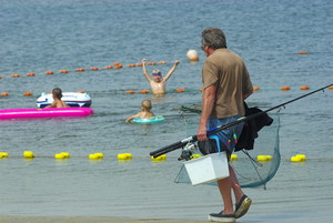 Cichowo - wieś letniskowa nad Jeziorem Cichowo-Mórka, plaża 
