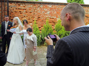 Lubiń. Przed ślubem w klasztornym kościele