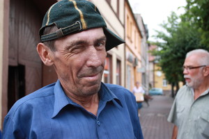 Pająk - ochroniarz Rynku w Czempiniu - tak się przedstawiła. Godzina. 11.27