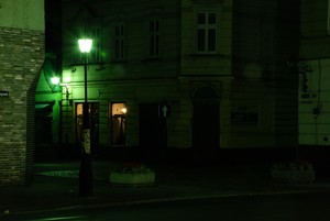 Rynek w Kościanie, widok na ulicę Wrocławską od ratusza miejskiego. Godzina około 1:00 w nocy 08.08.08.   Fot. Krzysztof Szydłowski