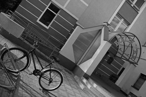 Fot. Hania Majchrzak.  Ul. Wrocławska w Kościanie - przed Miejską Biblioteką Publiczną 