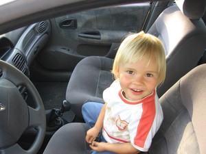 Autor Marcin Staśkowiak  Zdjęcie przedstawia mojego syna Kajtka w samochodzie. Zdjęcie wykonane w Nowych Oborzyskach.
