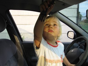 Autor Marcin Staśkowiak  Zdjęcie przedstawia mojego syna Kajtka w samochodzie. Zdjęcie wykonane w Nowych Oborzyskach.