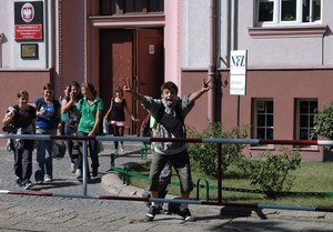 Kościan, godz. 13,50. Zespół Szkół nr 1 - koniec zajęć szkolnych