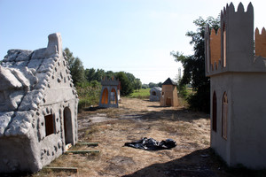 Zalążek bajkowej uliczki. Kościan Nenufarklub, godz. 13.54