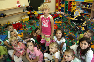 Natalia Kwaśniewska - dziewiąta na liście obecności w klasie zerowej, a dokładniej w grupie ,,Rybek’’ w Zespole Szkół nr 1 w Kościanie. Gdy dorośnie będzie – tak jak mama -  uczyć matematyki w liceum. 9 września 2009 roku potrafiła już liczyć do stu.  