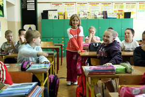 Basia Matysiak, dziewiąta na liście uczniów klasy II B SP nr 1 w Kościanie.. Gdy dorośnie będzie piosenkarką. Najbardziej lubi śpiewać ,,wymyślone piosenki’’, do których sama układa słowa. Gdy ma wybierać pomiędzy nauką języka polskiego, a matematyką bez wahania wskazuje na matematykę. 