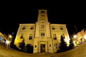 Kościan, godz. 22.52. Ratusz Fot. Hanna i Marek Majchrzak