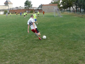 Autor - Grzegorz Nowak. Zdjęcie zostało zrobione podczas treningu młodzieżowej drużyny Obry Kościan.