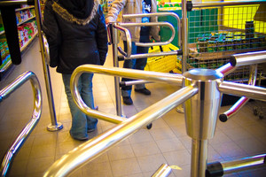 Market Netto ul. Surzyńskiego 11 czynny w niedziele w godzinach 8-20