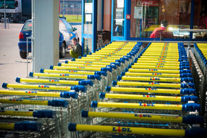 Hipermarket Tesco ul. Śmigielska 53 A czynny w niedziele w godzinach 6-24