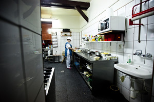 Zajazd u Dudziarza, praca w kuchni