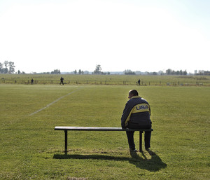 Na mecz w Darnowie przyszło raptem kilkunastu kibiców. Z pewnością nie byli rozczarowani strzeleckim festiwalem jaki zafundowała sobie ich drużyna. 