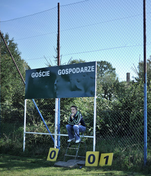 Przed rozpoczęciem meczu ligi okręgowej Luks Stare Bojanowo – Gwiazda Siedlec.