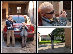 Zdjęcia wykonane 10.10.2010 o godz. 16:06. Na zdjęciach kolejno od najstarszego: Ratajczak Marcin, Mateusz, Jan - wszyscy (jak łatwo się domyśleć) są autorami poszczególnych fotek. Zdarzenie miało miejsce w Czempiniu przed studiem fotograficznym PF. Celem było uwiecznienie Janka, który robił pierwsze w swoim życiu zdjęcie. Jan robił zdjęcie mnie. Mati zarejestrował to wydarzenie, a ja zarejestrowałem Mateusza jak rejestruje Jana, który robi mi zdjęcie ;)  