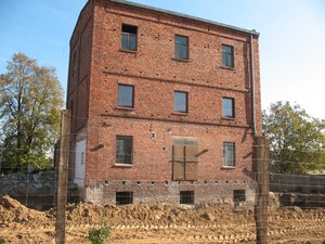 Aleksandra Kasprzak - stary młyn w Jerce w trakcie remontu - ciekawe co tam będzie?