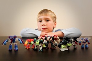 Paweł Sałacki - mój syn Mikołaj obchodził 10.10.10. swoje szóste urodziny. Wśród prezentów szczególnie upodobał sobie figurki  Gormitów.  Okazało się, że był to dopiero początek tworzenia kolekcji tych stworów