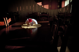 Bar Agora, Śmigiel. Wczesnym po południem świecił pustkami. Dopiero wieczorem zapełnił się młodymi ludźmi.