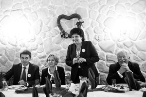 Uroczysta kolacja wydana na cześć gości: od lewej – burmistrz Wronek Mirosław Wieczór, burmistrz Czerniejewa Danuta Elżbieta Grychowska, burmistrz Czempinia Dorota Lew-Pilarska, .