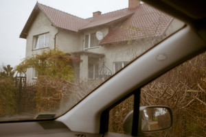 Kolejna edycje projektu PKS, miałem spędzić w Kościanie na fotografowaniu uroczystości obchodów święta niepodległości. Na dzień lub dwa przed 11 listopada dowiedziałem się od Pawła Sałackiego, pomysłodawcy i dobrej duszy projektu, ze nic z tego, ponieważ zachorował Mariusz Forecki, który miał chodzić cały dzień za przewodniczącym rady w Krzywiniu, Romanem Majorczykiem, i on widzi mnie na jego miejscu. Przyznaje, ze nie byłem zachwycony, no, ale co było robić...